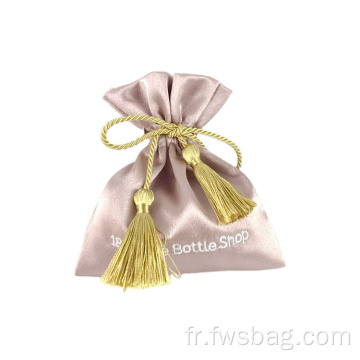 Luxury Emballage à crampons à cordon de mariage broderie Logo Sac de pochette de bijoux en satin nacré avec Tassel